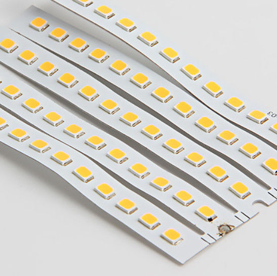 Cơ sở nhôm linh hoạt PCBA cho ánh sáng LED làm vườn hỗ trợ hình ảnh trị liệu ba màu